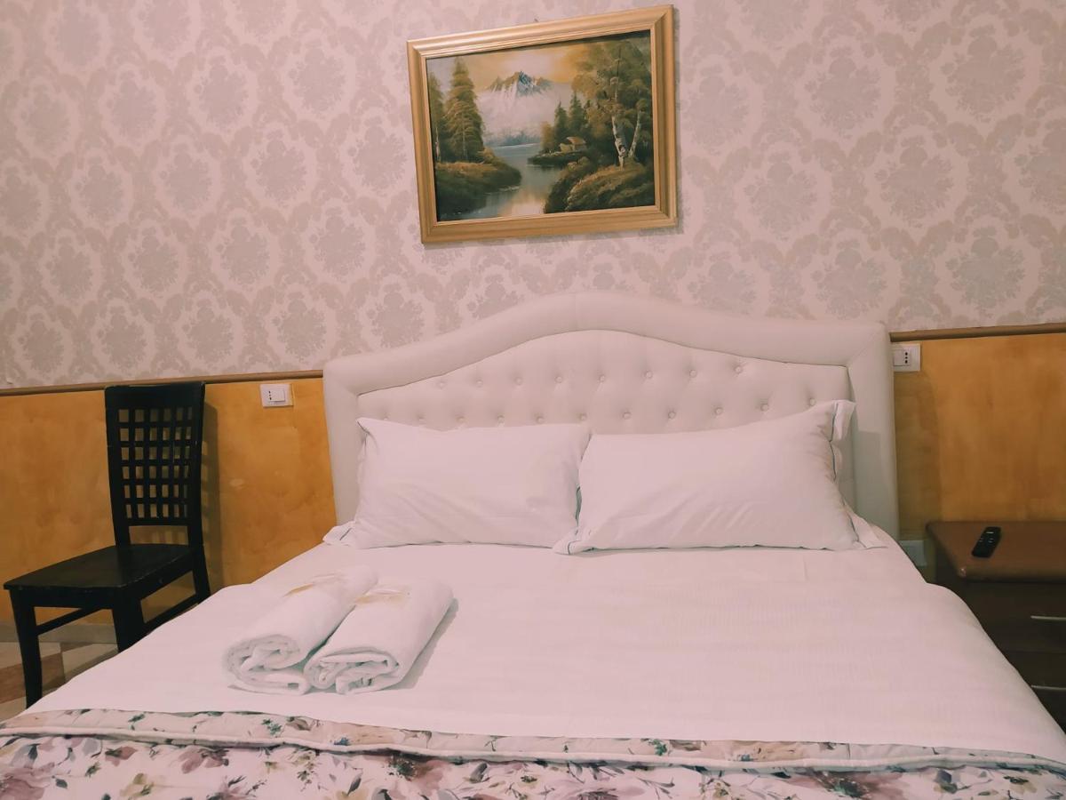 Cattaneo Accomodation Рим Екстериор снимка