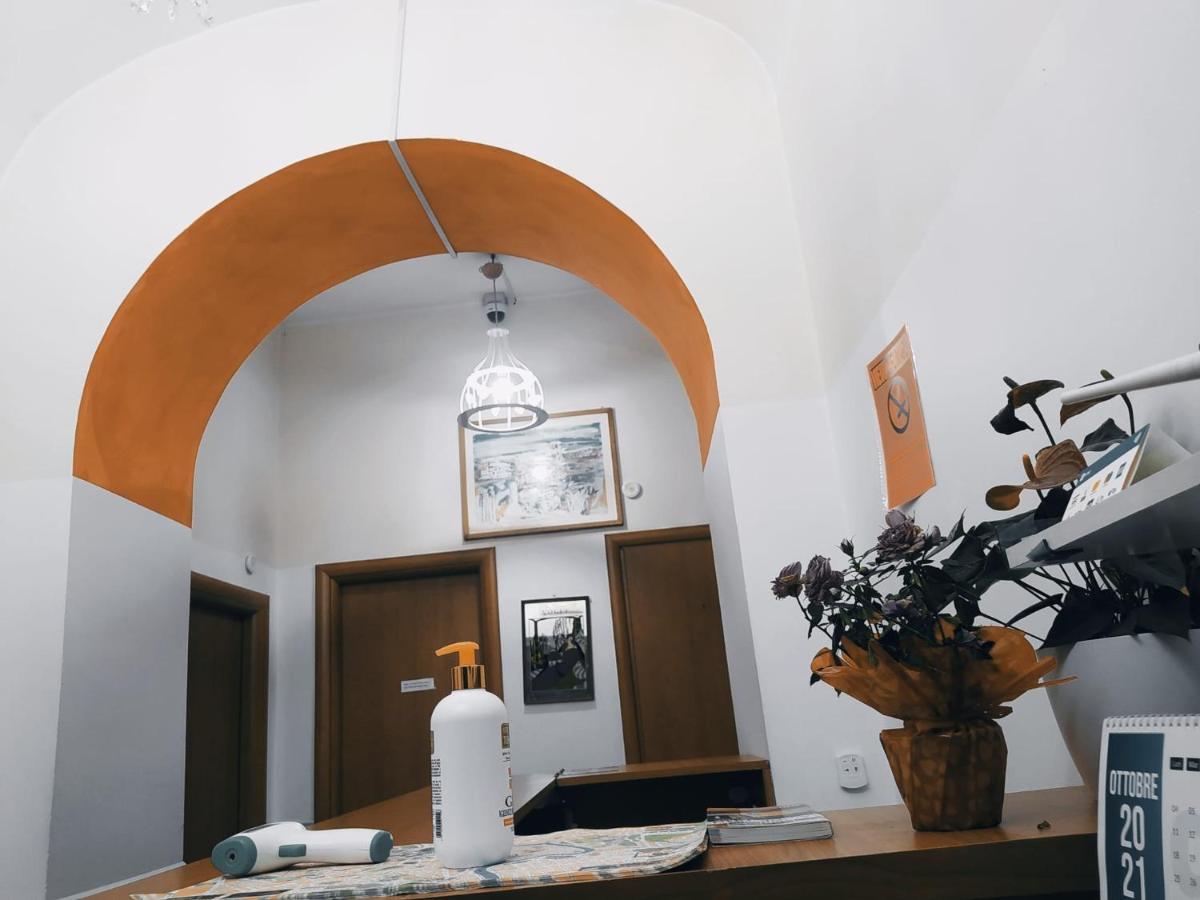 Cattaneo Accomodation Рим Екстериор снимка