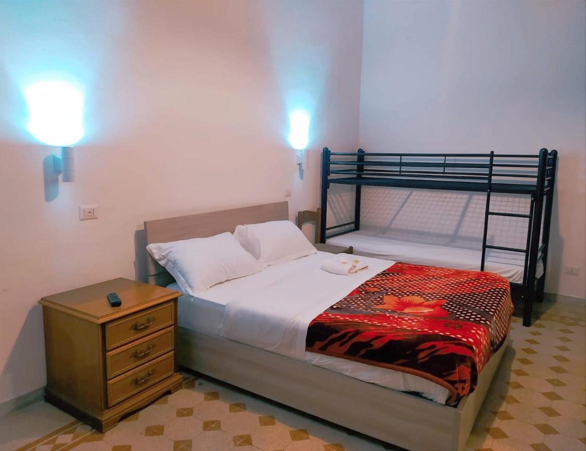 Cattaneo Accomodation Рим Екстериор снимка